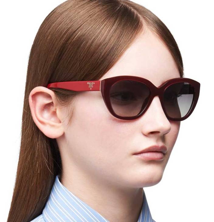 Солнцезащитные очки Prada 2022. Коллекция официального сайта.